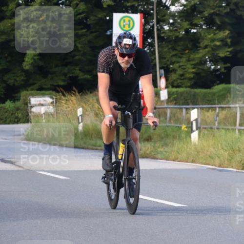 25.08.2024 - Elbe Triathlon Hamburg Fuchs,  Jonas http://msf.ph/oto/6866066 25.08.2024 09:25:15 Radfahren 303, 426, 415, 226, 43 meine-sportfotos.de