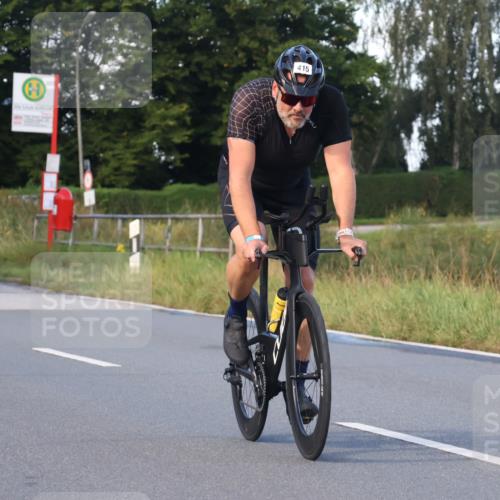25.08.2024 - Elbe Triathlon Hamburg Fuchs,  Jonas http://msf.ph/oto/6866082 25.08.2024 09:25:15 Radfahren 303, 426, 415, 226, 43 meine-sportfotos.de