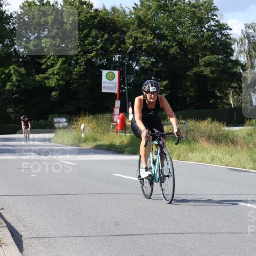 25.08.2024 - Elbe Triathlon Hamburg Fuchs,  Jonas http://msf.ph/oto/6866104 25.08.2024 10:55:03 Radfahren 1428, 1456, 1590, 1595 meine-sportfotos.de