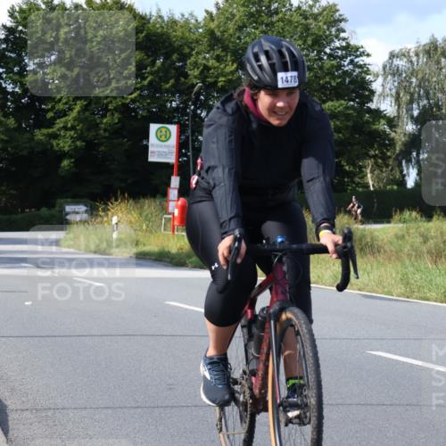 25.08.2024 - Elbe Triathlon Hamburg Fuchs,  Jonas http://msf.ph/oto/6866175 25.08.2024 10:55:11 Radfahren 1595, 456, 1478 meine-sportfotos.de