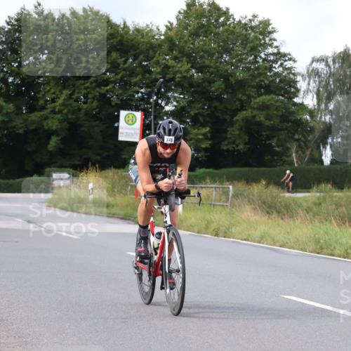 25.08.2024 - Elbe Triathlon Hamburg Fuchs,  Jonas http://msf.ph/oto/6866186 25.08.2024 10:12:25 Radfahren 420, 545, 378, 452, 269 meine-sportfotos.de