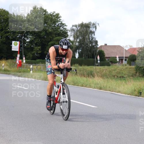 25.08.2024 - Elbe Triathlon Hamburg Fuchs,  Jonas http://msf.ph/oto/6866192 25.08.2024 10:12:25 Radfahren 420, 545, 378, 452, 269 meine-sportfotos.de