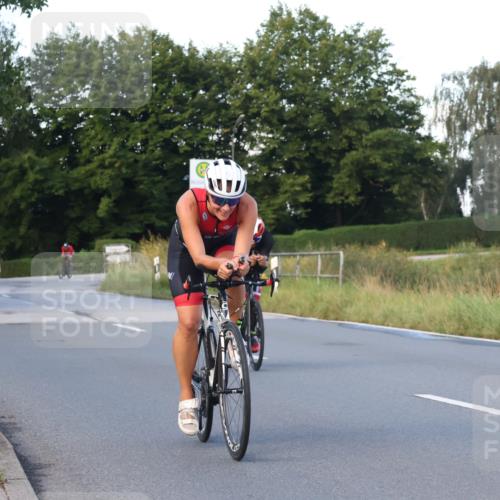 25.08.2024 - Elbe Triathlon Hamburg Fuchs,  Jonas http://msf.ph/oto/6866202 25.08.2024 09:25:28 Radfahren 121, 122, 58, 363, 284 meine-sportfotos.de