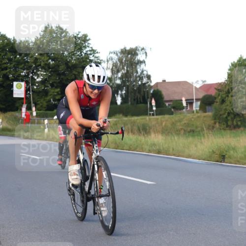 25.08.2024 - Elbe Triathlon Hamburg Fuchs,  Jonas http://msf.ph/oto/6866211 25.08.2024 09:25:28 Radfahren 121, 122, 58, 363, 284 meine-sportfotos.de