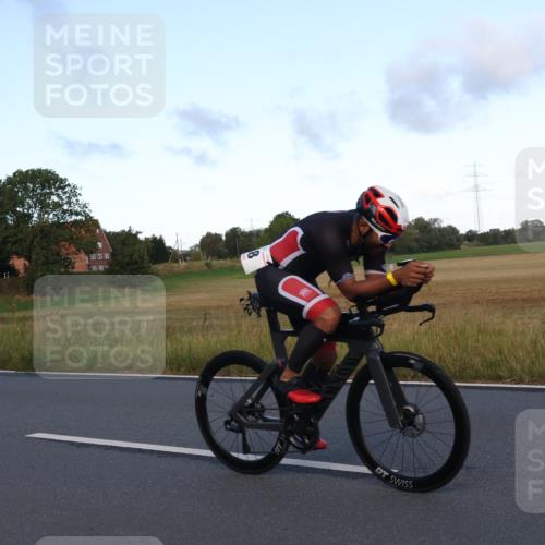 25.08.2024 - Elbe Triathlon Hamburg Fuchs,  Jonas http://msf.ph/oto/6866229 25.08.2024 09:25:29 Radfahren 121, 122, 58, 363, 284 meine-sportfotos.de