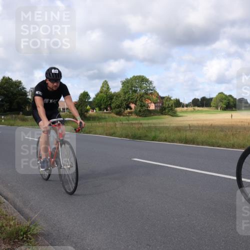 25.08.2024 - Elbe Triathlon Hamburg Fuchs,  Jonas http://msf.ph/oto/6866232 25.08.2024 10:12:30 Radfahren 378, 452, 269, 435 meine-sportfotos.de