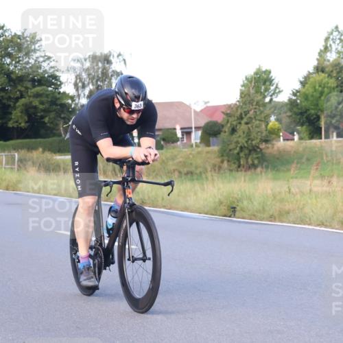 25.08.2024 - Elbe Triathlon Hamburg Fuchs,  Jonas http://msf.ph/oto/6866239 25.08.2024 09:25:31 Radfahren 122, 58, 363, 284 meine-sportfotos.de