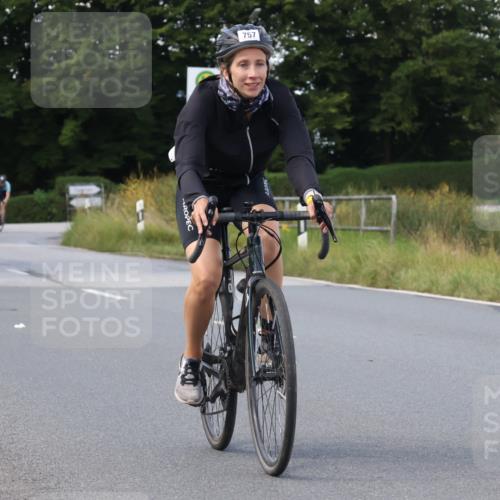 25.08.2024 - Elbe Triathlon Hamburg Fuchs,  Jonas http://msf.ph/oto/6866252 25.08.2024 10:55:33 Radfahren 718, 1440, 757, 1509, 771 meine-sportfotos.de