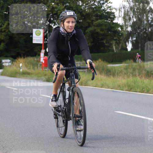 25.08.2024 - Elbe Triathlon Hamburg Fuchs,  Jonas http://msf.ph/oto/6866256 25.08.2024 10:55:33 Radfahren 718, 1440, 757, 1509, 771 meine-sportfotos.de