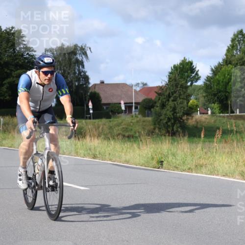 25.08.2024 - Elbe Triathlon Hamburg Fuchs,  Jonas http://msf.ph/oto/6866296 25.08.2024 10:12:43 Radfahren 373, 376 meine-sportfotos.de