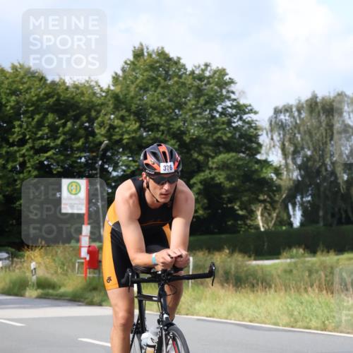 25.08.2024 - Elbe Triathlon Hamburg Fuchs,  Jonas http://msf.ph/oto/6866319 25.08.2024 10:12:46 Radfahren 373, 376 meine-sportfotos.de