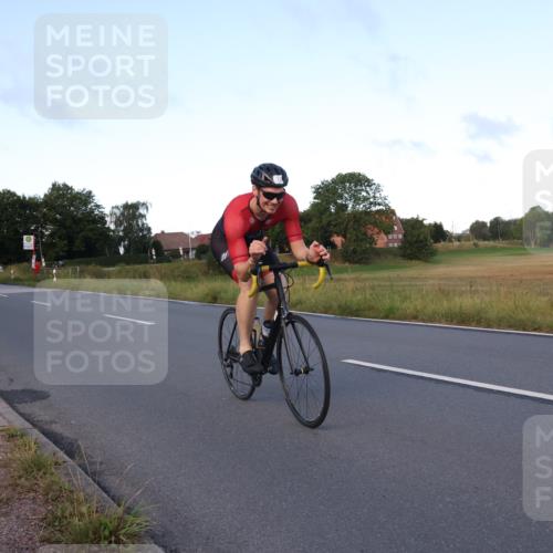 25.08.2024 - Elbe Triathlon Hamburg Fuchs,  Jonas http://msf.ph/oto/6866328 25.08.2024 09:25:50 Radfahren 347, 77, 238 meine-sportfotos.de