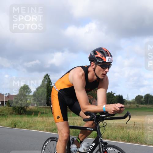 25.08.2024 - Elbe Triathlon Hamburg Fuchs,  Jonas http://msf.ph/oto/6866334 25.08.2024 10:12:47 Radfahren 373, 376 meine-sportfotos.de