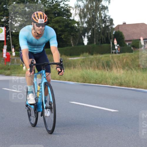 25.08.2024 - Elbe Triathlon Hamburg Fuchs,  Jonas http://msf.ph/oto/6866346 25.08.2024 09:25:53 Radfahren 77, 238, 210, 230 meine-sportfotos.de
