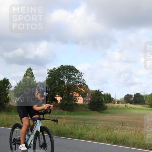 25.08.2024 - Elbe Triathlon Hamburg Fuchs,  Jonas http://msf.ph/oto/6866371 25.08.2024 10:13:01 Radfahren 372, 469 meine-sportfotos.de