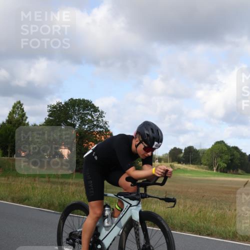 25.08.2024 - Elbe Triathlon Hamburg Fuchs,  Jonas http://msf.ph/oto/6866376 25.08.2024 10:13:01 Radfahren 372, 469 meine-sportfotos.de