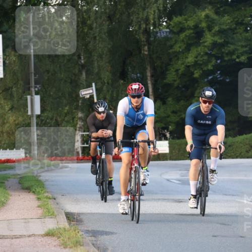 25.08.2024 - Elbe Triathlon Hamburg Fuchs,  Jonas http://msf.ph/oto/6866378 25.08.2024 09:25:57 Radfahren 238, 210, 230, 202, 166 meine-sportfotos.de