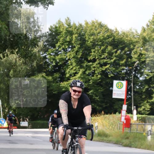 25.08.2024 - Elbe Triathlon Hamburg Fuchs,  Jonas http://msf.ph/oto/6866382 25.08.2024 10:13:08 Radfahren 519, 518, 485 meine-sportfotos.de