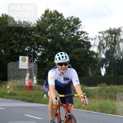 25.08.2024 - Elbe Triathlon Hamburg Fuchs,  Jonas http://msf.ph/oto/6866393 25.08.2024 10:55:52 Radfahren 679, 1528, 1489 meine-sportfotos.de