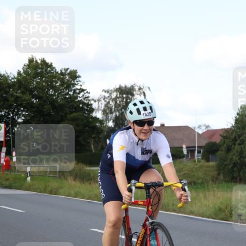 25.08.2024 - Elbe Triathlon Hamburg Fuchs,  Jonas http://msf.ph/oto/6866402 25.08.2024 10:55:53 Radfahren 679, 1528, 1489, 1561 meine-sportfotos.de