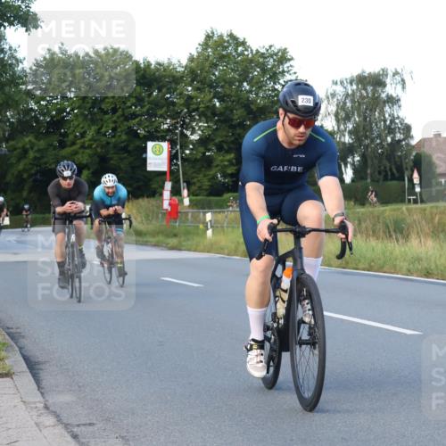 25.08.2024 - Elbe Triathlon Hamburg Fuchs,  Jonas http://msf.ph/oto/6866406 25.08.2024 09:26:00 Radfahren 210, 230, 202, 166, 222 meine-sportfotos.de