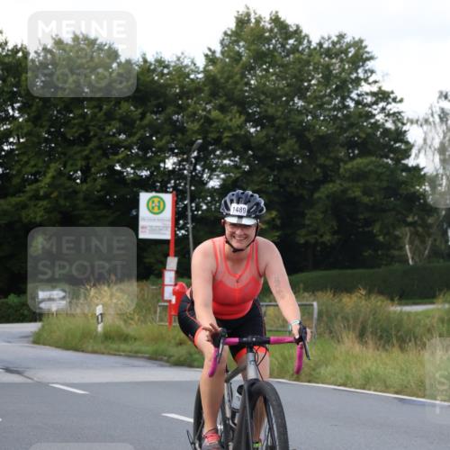 25.08.2024 - Elbe Triathlon Hamburg Fuchs,  Jonas http://msf.ph/oto/6866413 25.08.2024 10:55:56 Radfahren 1528, 1489, 1561 meine-sportfotos.de