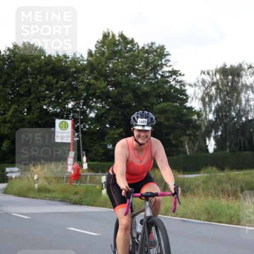 25.08.2024 - Elbe Triathlon Hamburg Fuchs,  Jonas http://msf.ph/oto/6866416 25.08.2024 10:55:56 Radfahren 1528, 1489, 1561 meine-sportfotos.de