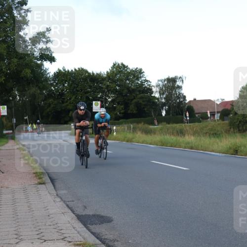 25.08.2024 - Elbe Triathlon Hamburg Fuchs,  Jonas http://msf.ph/oto/6866419 25.08.2024 09:26:00 Radfahren 210, 230, 202, 166, 222 meine-sportfotos.de