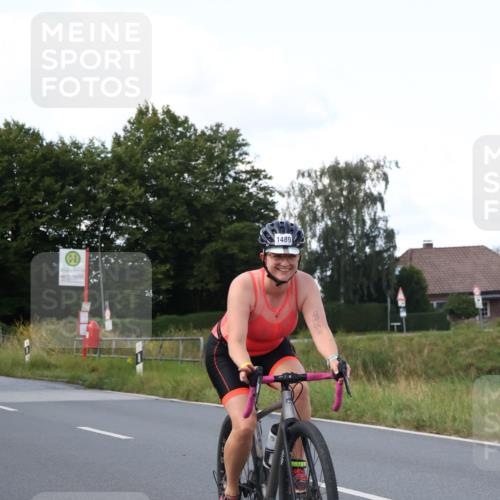 25.08.2024 - Elbe Triathlon Hamburg Fuchs,  Jonas http://msf.ph/oto/6866421 25.08.2024 10:55:56 Radfahren 1528, 1489, 1561 meine-sportfotos.de
