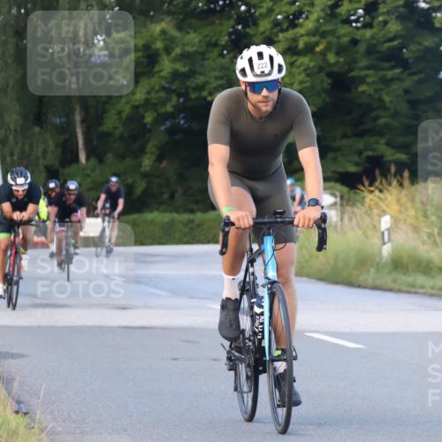 25.08.2024 - Elbe Triathlon Hamburg Fuchs,  Jonas http://msf.ph/oto/6866437 25.08.2024 09:26:04 Radfahren 210, 230, 202, 166, 222, 158, 61, 252, 390 meine-sportfotos.de