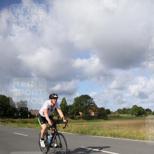 25.08.2024 - Elbe Triathlon Hamburg Fuchs,  Jonas http://msf.ph/oto/6866452 25.08.2024 10:13:28 Radfahren 354 meine-sportfotos.de
