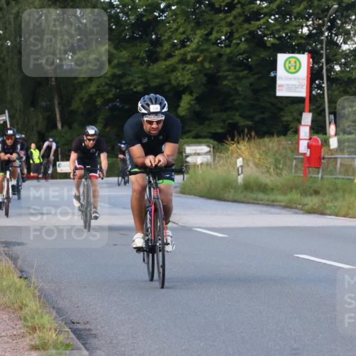 25.08.2024 - Elbe Triathlon Hamburg Fuchs,  Jonas http://msf.ph/oto/6866463 25.08.2024 09:26:06 Radfahren 202, 166, 222, 158, 61, 252, 390, 52 meine-sportfotos.de