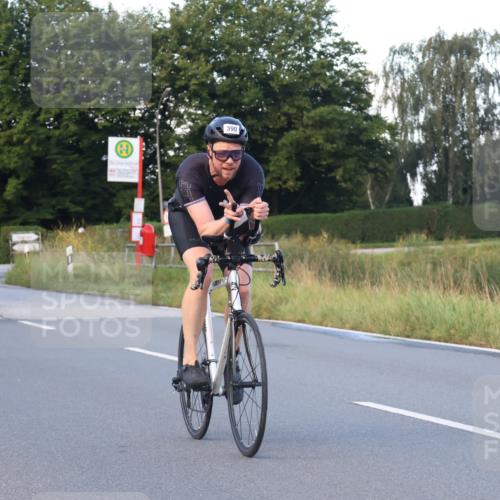 25.08.2024 - Elbe Triathlon Hamburg Fuchs,  Jonas http://msf.ph/oto/6866501 25.08.2024 09:26:11 Radfahren 158, 61, 252, 390, 52, 285, 318 meine-sportfotos.de