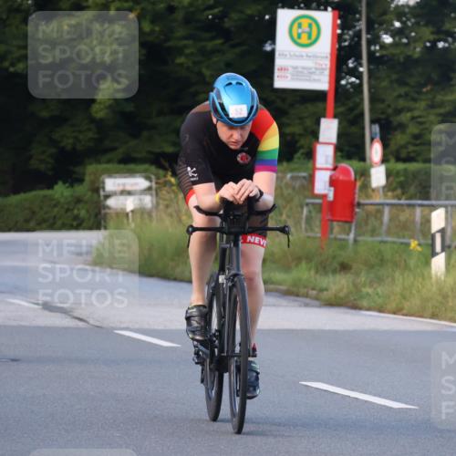 25.08.2024 - Elbe Triathlon Hamburg Fuchs,  Jonas http://msf.ph/oto/6866509 25.08.2024 09:26:12 Radfahren 158, 61, 252, 390, 52, 285, 318, 54 meine-sportfotos.de