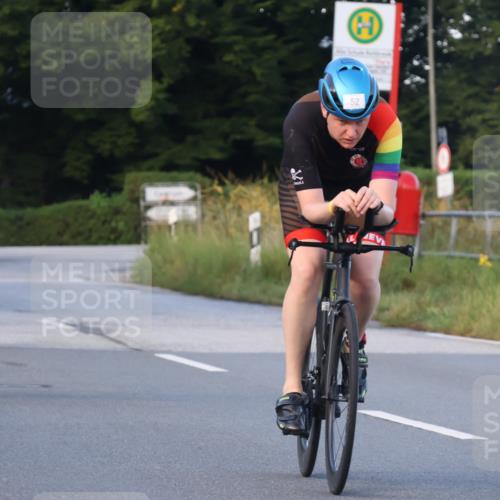 25.08.2024 - Elbe Triathlon Hamburg Fuchs,  Jonas http://msf.ph/oto/6866514 25.08.2024 09:26:12 Radfahren 158, 61, 252, 390, 52, 285, 318, 54 meine-sportfotos.de