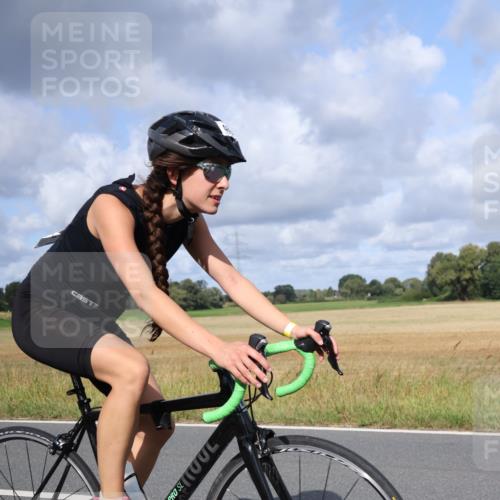 25.08.2024 - Elbe Triathlon Hamburg Fuchs,  Jonas http://msf.ph/oto/6866526 25.08.2024 10:13:41 Radfahren 484, 279, 480 meine-sportfotos.de