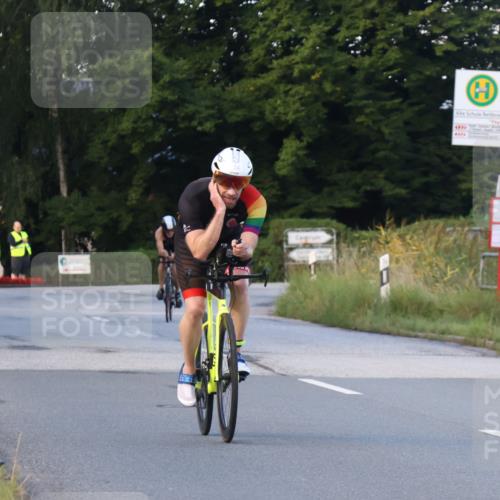 25.08.2024 - Elbe Triathlon Hamburg Fuchs,  Jonas http://msf.ph/oto/6866548 25.08.2024 09:26:18 Radfahren 52, 285, 318, 54, 83, 194 meine-sportfotos.de