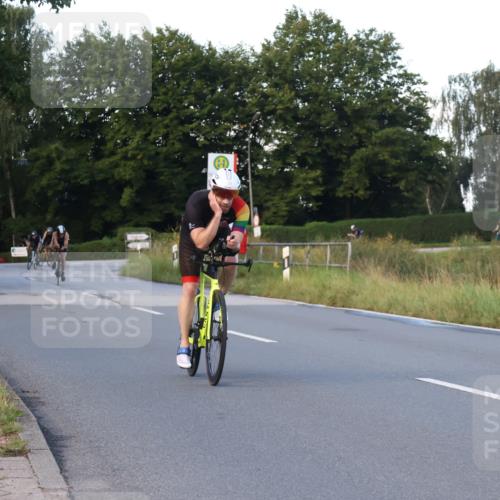 25.08.2024 - Elbe Triathlon Hamburg Fuchs,  Jonas http://msf.ph/oto/6866565 25.08.2024 09:26:18 Radfahren 52, 285, 318, 54, 83, 194 meine-sportfotos.de