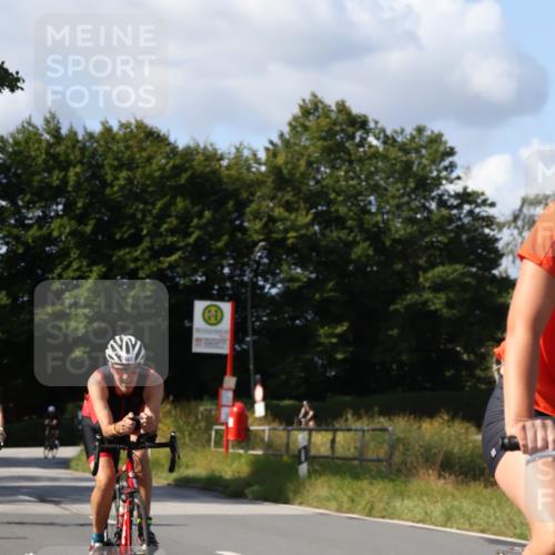 25.08.2024 - Elbe Triathlon Hamburg Fuchs,  Jonas http://msf.ph/oto/6866591 25.08.2024 10:56:35 Radfahren 1485, 460, 1513, 772 meine-sportfotos.de