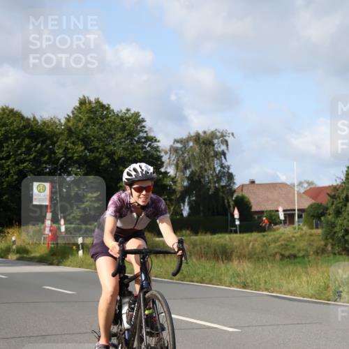 25.08.2024 - Elbe Triathlon Hamburg Fuchs,  Jonas http://msf.ph/oto/6866619 25.08.2024 10:14:12 Radfahren 505, 446, 504 meine-sportfotos.de