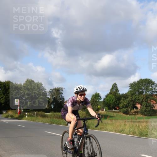 25.08.2024 - Elbe Triathlon Hamburg Fuchs,  Jonas http://msf.ph/oto/6866626 25.08.2024 10:14:12 Radfahren 505, 446, 504 meine-sportfotos.de
