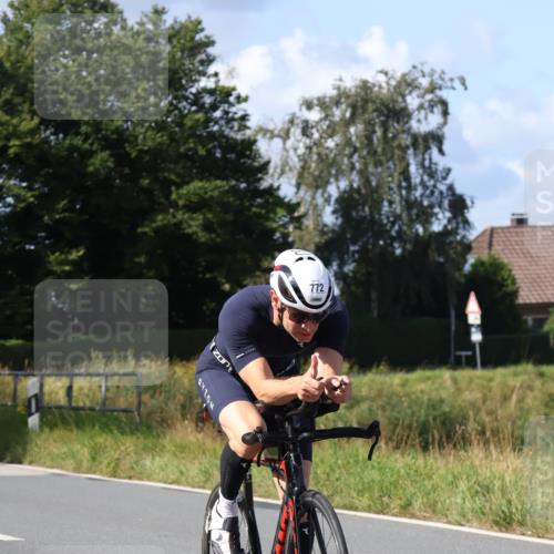 25.08.2024 - Elbe Triathlon Hamburg Fuchs,  Jonas http://msf.ph/oto/6866628 25.08.2024 10:56:41 Radfahren 460, 1513, 772 meine-sportfotos.de