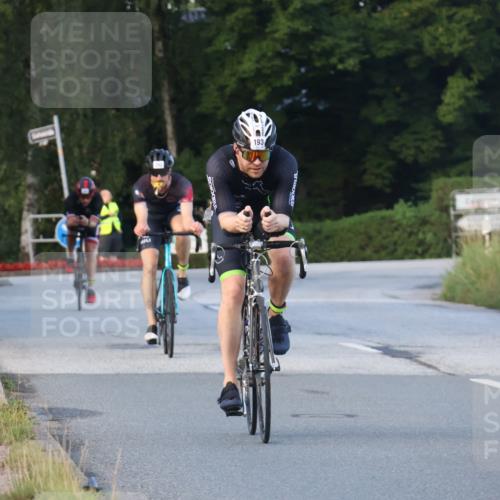 25.08.2024 - Elbe Triathlon Hamburg Fuchs,  Jonas http://msf.ph/oto/6866658 25.08.2024 09:26:27 Radfahren 83, 194, 217, 244, 193, 293, 239 meine-sportfotos.de