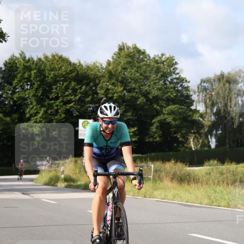 25.08.2024 - Elbe Triathlon Hamburg Fuchs,  Jonas http://msf.ph/oto/6866688 25.08.2024 10:14:44 Radfahren 525, 1850, 300, 486 meine-sportfotos.de