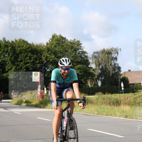 25.08.2024 - Elbe Triathlon Hamburg Fuchs,  Jonas http://msf.ph/oto/6866693 25.08.2024 10:14:45 Radfahren 525, 1850, 300, 486 meine-sportfotos.de