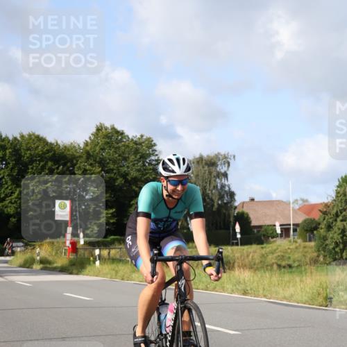 25.08.2024 - Elbe Triathlon Hamburg Fuchs,  Jonas http://msf.ph/oto/6866696 25.08.2024 10:14:45 Radfahren 525, 1850, 300, 486 meine-sportfotos.de