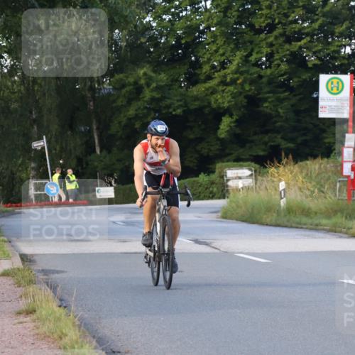 25.08.2024 - Elbe Triathlon Hamburg Fuchs,  Jonas http://msf.ph/oto/6866704 25.08.2024 09:26:36 Radfahren 293, 239, 370 meine-sportfotos.de
