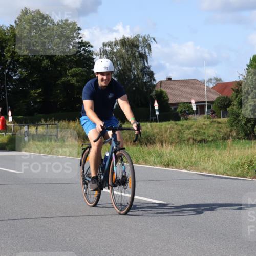 25.08.2024 - Elbe Triathlon Hamburg Fuchs,  Jonas http://msf.ph/oto/6866717 25.08.2024 10:56:57 Radfahren 1567, 712, 1524, 1580 meine-sportfotos.de