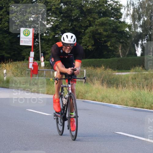 25.08.2024 - Elbe Triathlon Hamburg Fuchs,  Jonas http://msf.ph/oto/6866742 25.08.2024 09:26:49 Radfahren 185, 409, 282 meine-sportfotos.de