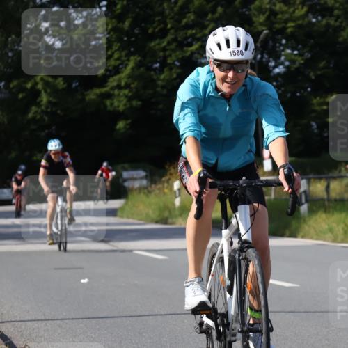 25.08.2024 - Elbe Triathlon Hamburg Fuchs,  Jonas http://msf.ph/oto/6866752 25.08.2024 10:57:03 Radfahren 712, 1524, 1580, 1424, 768, 1411, 1413 meine-sportfotos.de